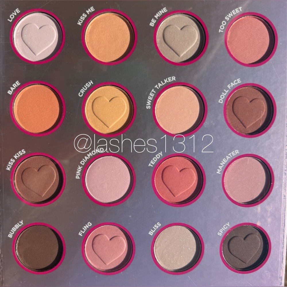JUICY COUTURE Cosmetics 16 Color Eyeshadow Palette - Picture 4 of 5